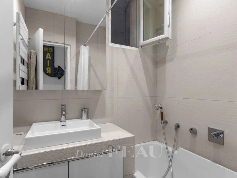 Appartement Paris 8e - 2 chambres - 123m²