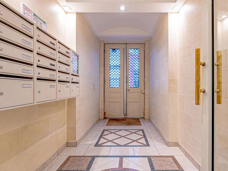 Appartement Paris 1er - 1 chambre - 47m²