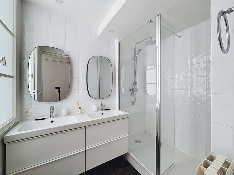 Appartement Paris 8e - 2 chambres - 78m²