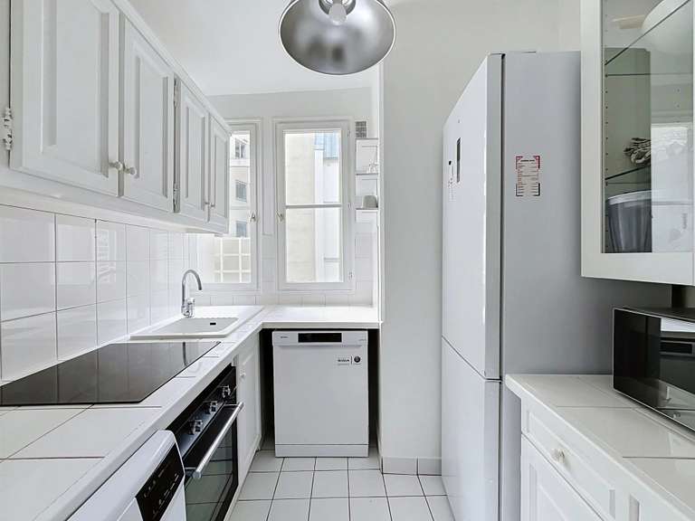 Appartement Paris 8e - 2 chambres - 78m²