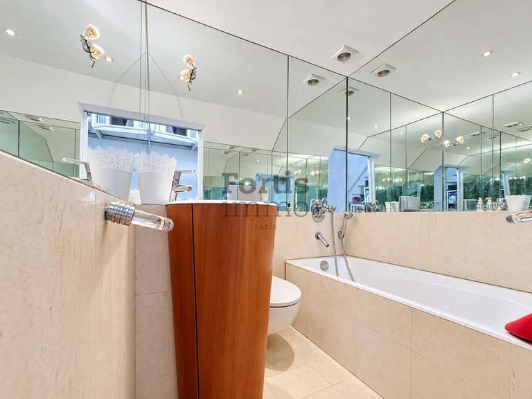 Appartement Paris 1er - 2 chambres - 99m²