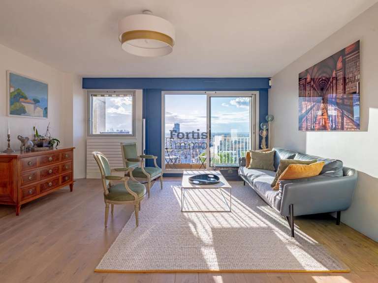 Appartement Paris 18e - 91m²