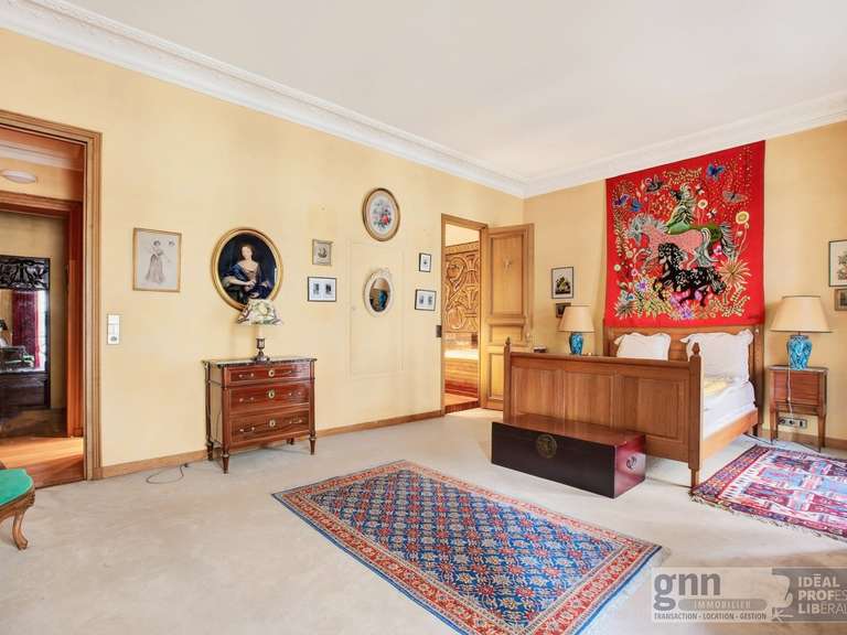 Appartement Paris 8e - 2 chambres - 149m²