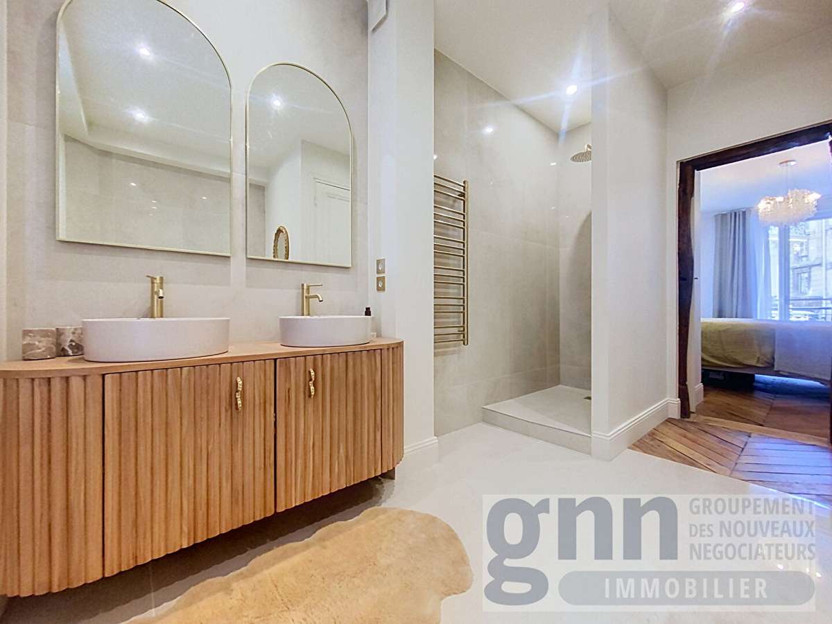 Apartment Paris 4e