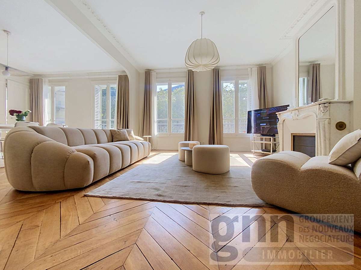 Apartment Paris 4e