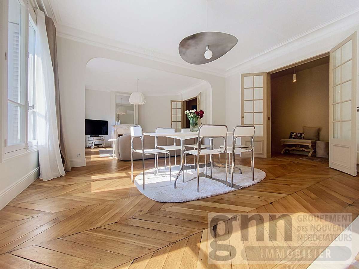 Apartment Paris 4e