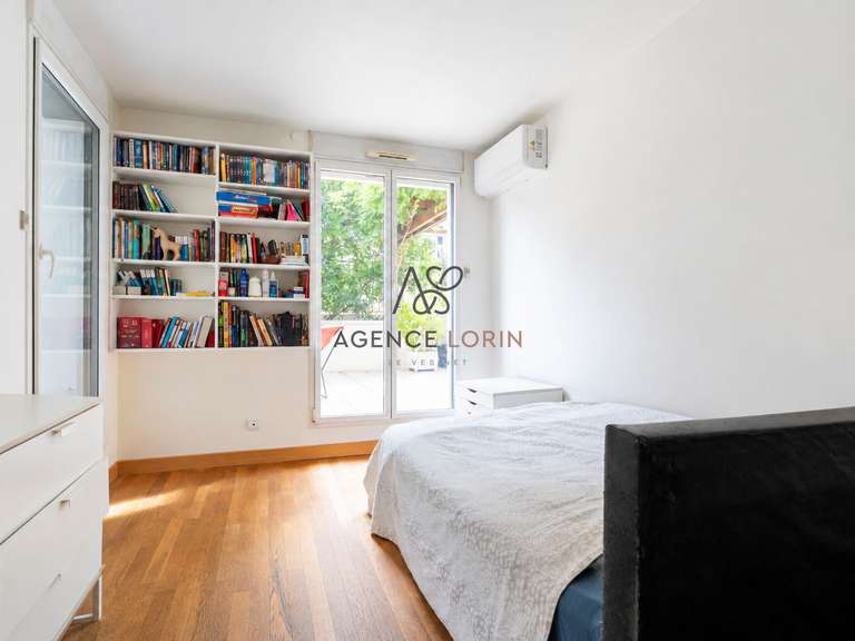 Appartement Paris 16e - 5 chambres - 137m²