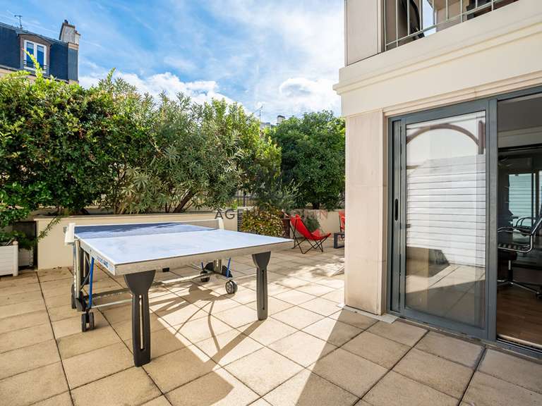 Appartement Paris 16e - 5 chambres - 137m²