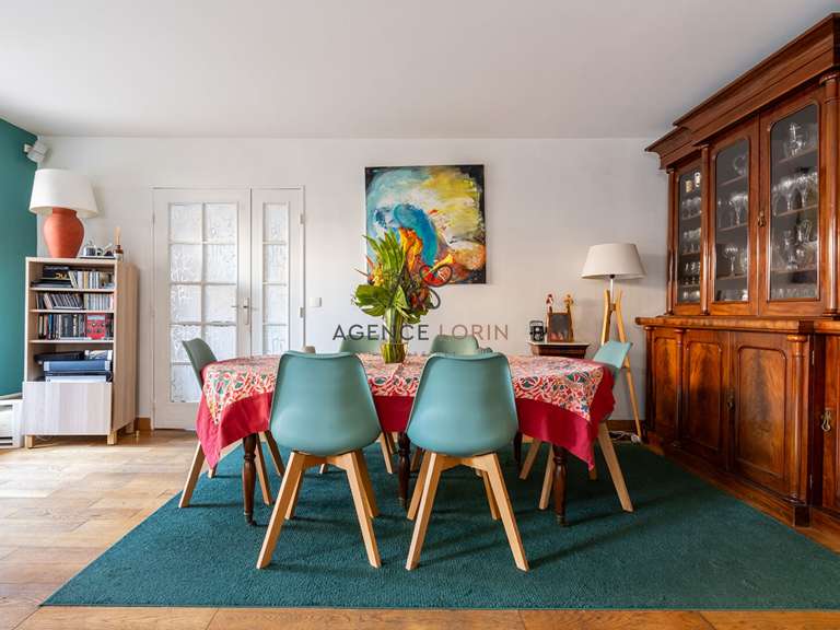 Appartement Paris 16e - 5 chambres - 137m²