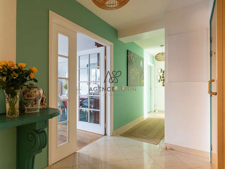Appartement Paris 16e - 5 chambres - 137m²