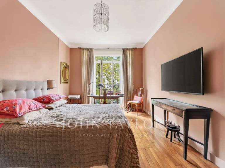 Appartement Paris 16e - 4 chambres - 164m²