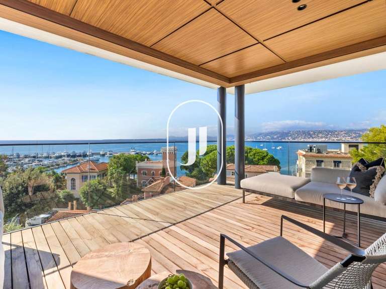 Appartement avec Vue sur mer Cap-d-antibes - 3 chambres - 106m²