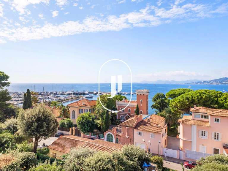 Appartement avec Vue sur mer Cap-d-antibes - 3 chambres - 106m²