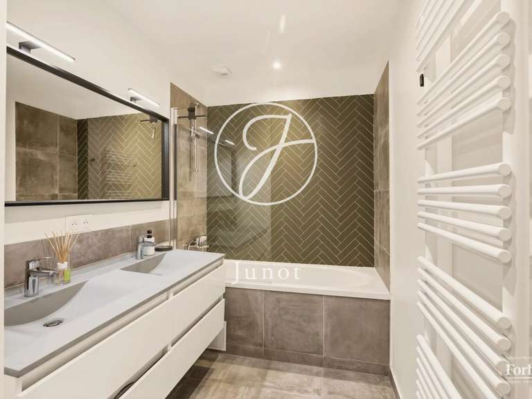 Appartement Rueil-Malmaison - 4 chambres - 117m²