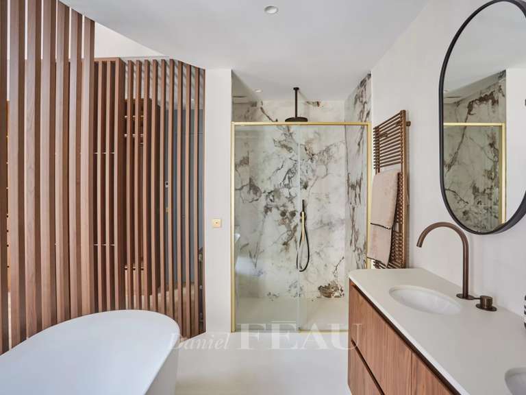 Appartement Paris 4e - 2 chambres - 118m²