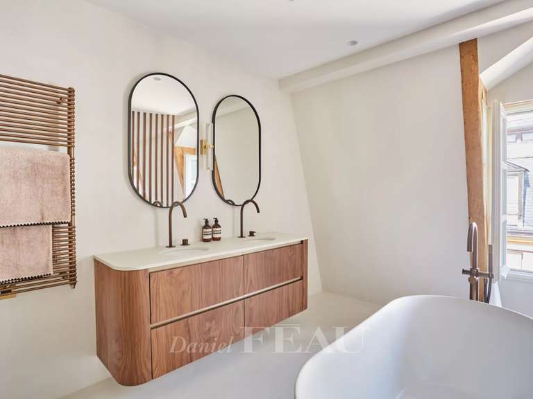 Appartement Paris 4e - 2 chambres - 118m²