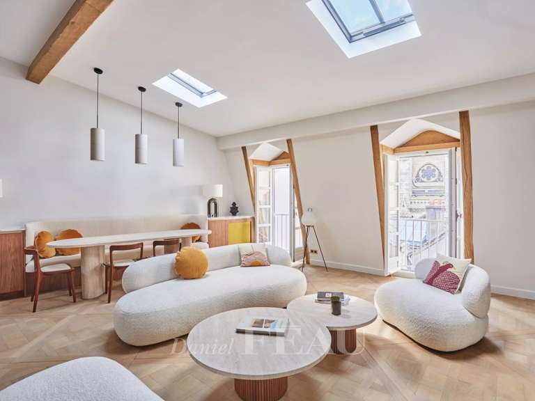 Appartement Paris 4e - 2 chambres - 118m²