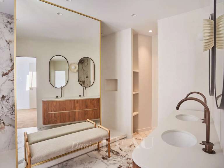 Appartement Paris 4e - 2 chambres - 118m²