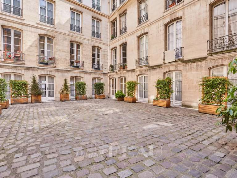 Appartement Paris 4e - 2 chambres - 118m²