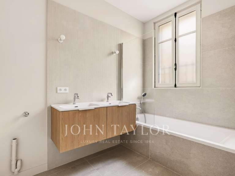 Appartement Paris 16e - 3 chambres - 106m²