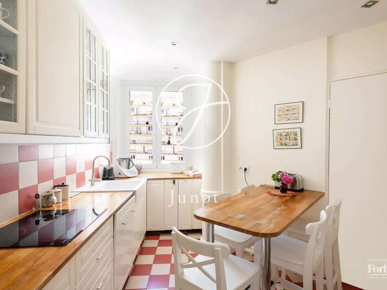 Appartement Paris 16e - 4 chambres - 141m²