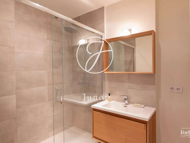 Appartement Paris 16e - 4 chambres - 141m²