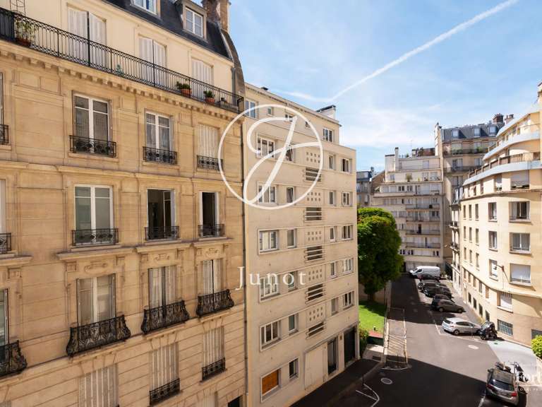 Appartement Paris 16e - 4 chambres - 141m²