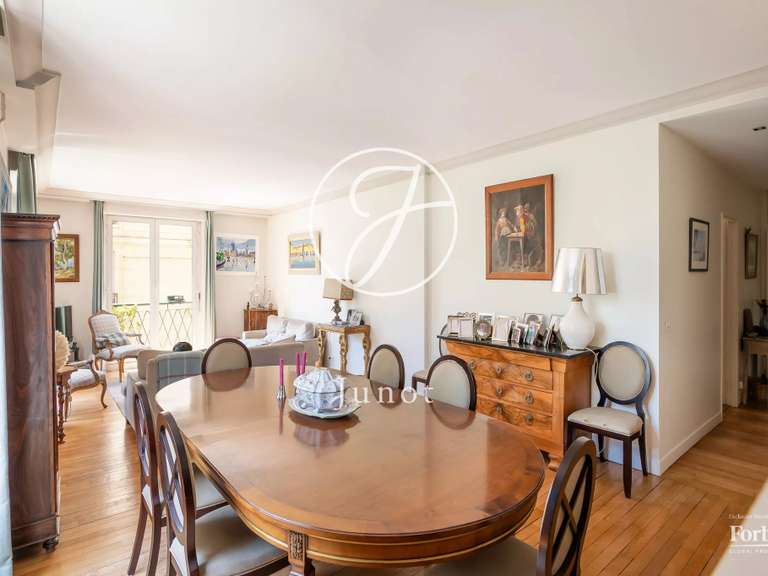 Appartement Paris 16e - 4 chambres - 141m²