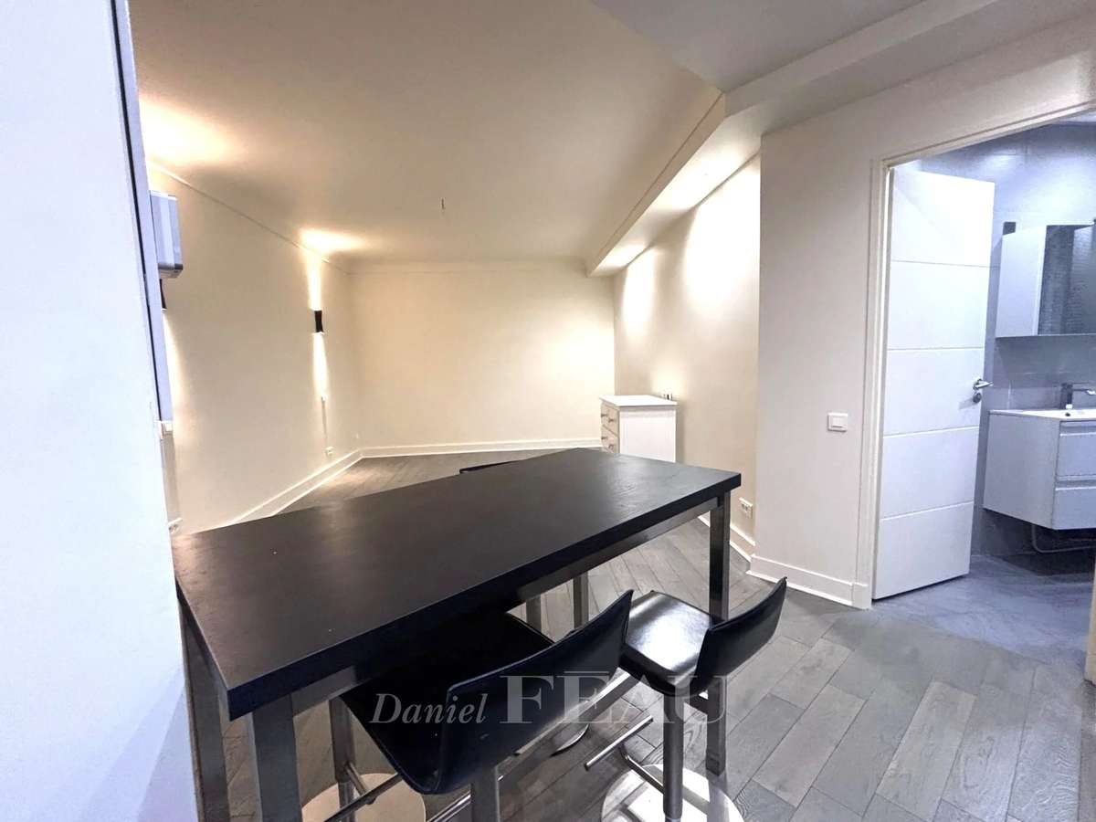 Apartment Paris 16e