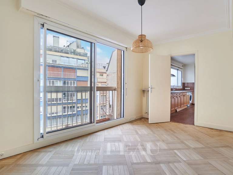 Appartement Paris 16e - 5 chambres - 170m²