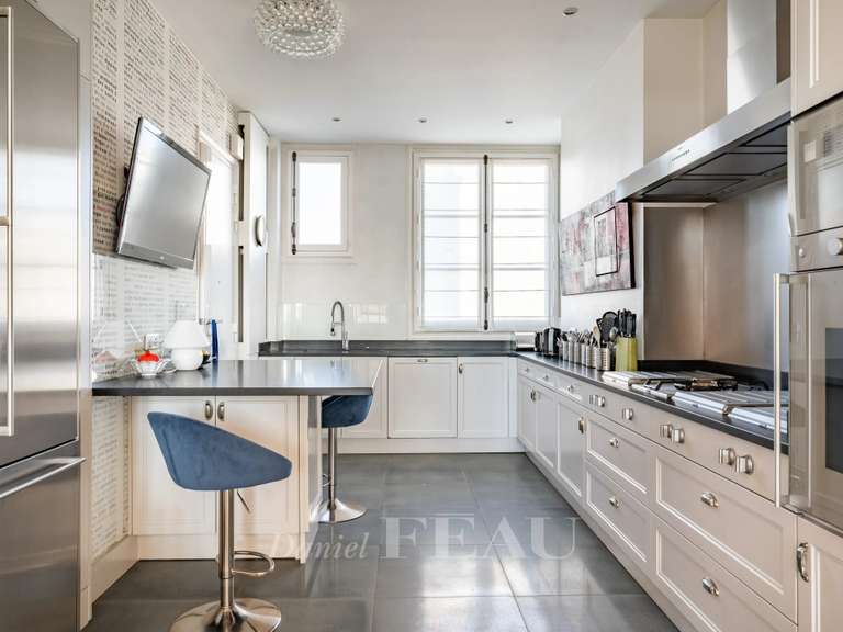 Appartement Paris 7e - 3 chambres - 252m²