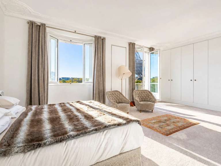 Appartement Paris 7e - 3 chambres - 252m²