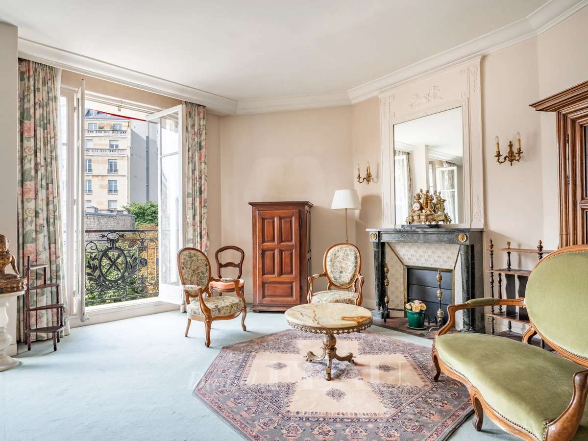 Apartment Paris 16e