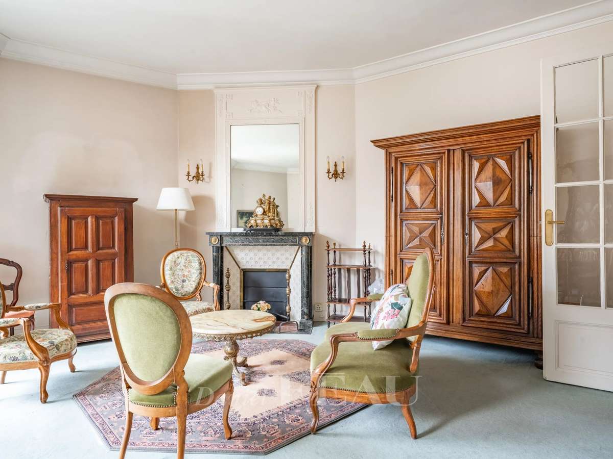 Apartment Paris 16e