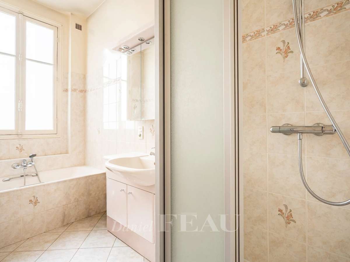 Apartment Paris 16e
