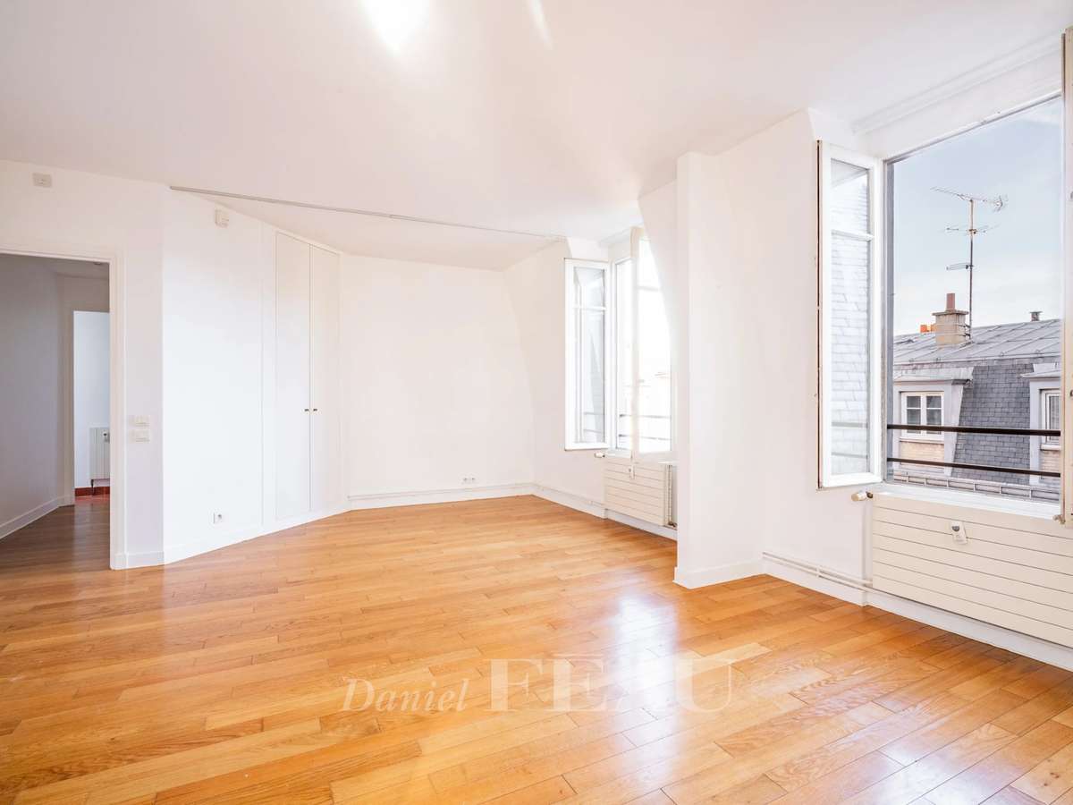 Apartment Paris 8e