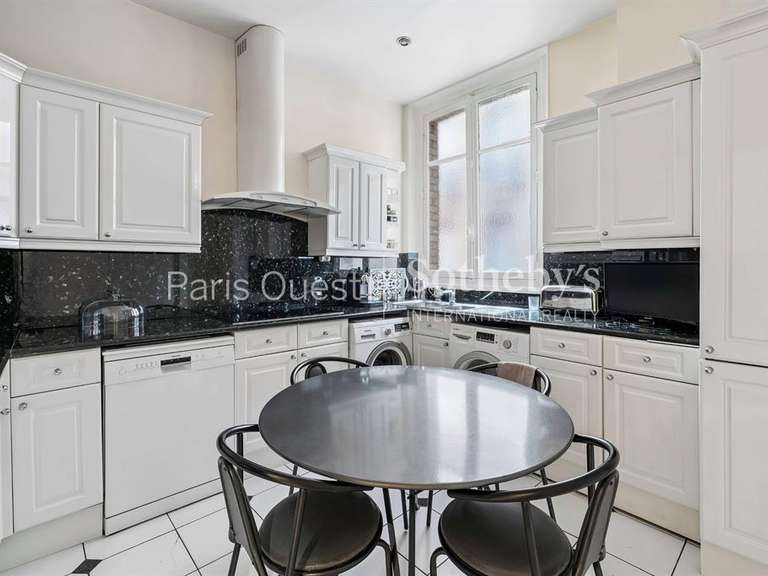 Appartement Paris 17e - 3 chambres - 161m²