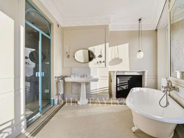 Appartement Paris 4e - 2 chambres - 110m²