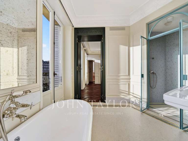 Appartement Paris 4e - 2 chambres - 110m²