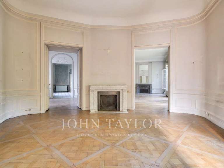 Appartement Paris 16e - 4 chambres - 201m²