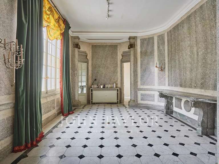 Appartement Paris 16e - 4 chambres - 201m²