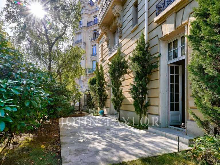 Appartement Paris 16e - 4 chambres - 201m²