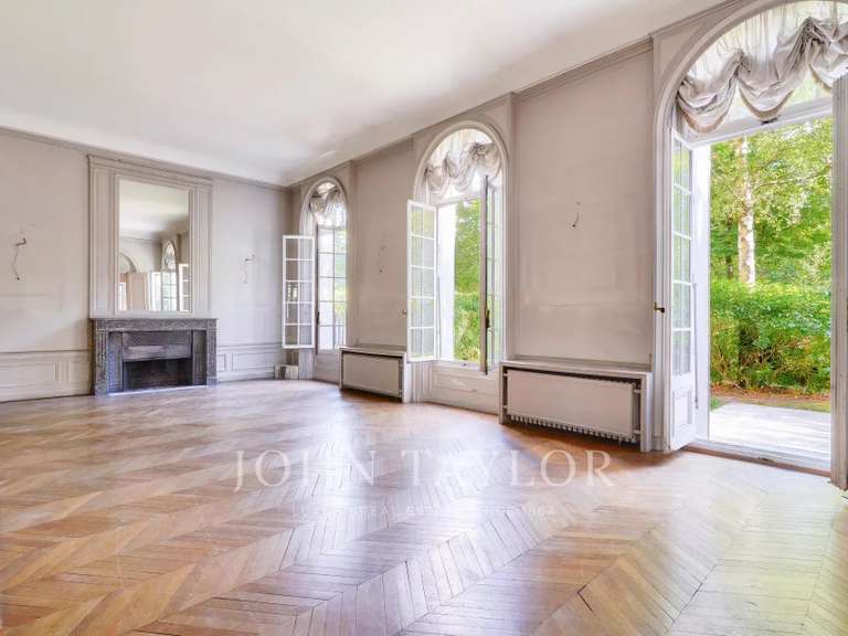Appartement Paris 16e - 4 chambres - 201m²