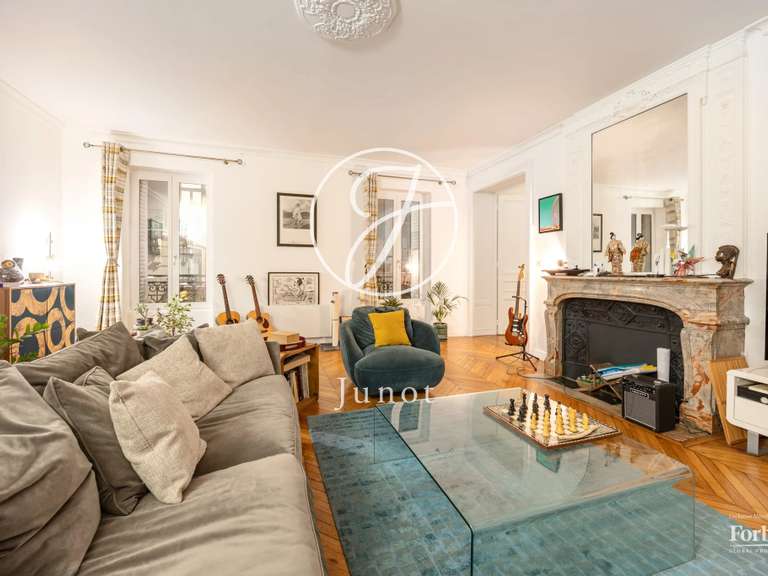Appartement Paris 8e - 3 chambres - 147m²
