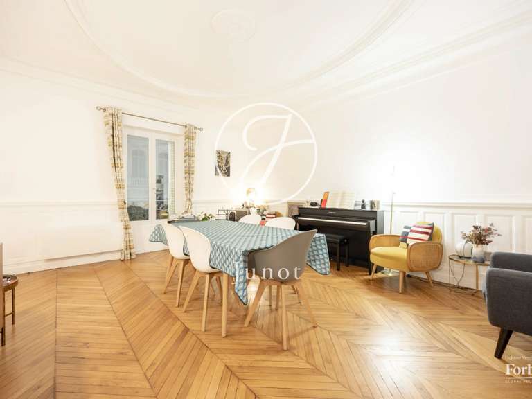 Appartement Paris 8e - 3 chambres - 147m²