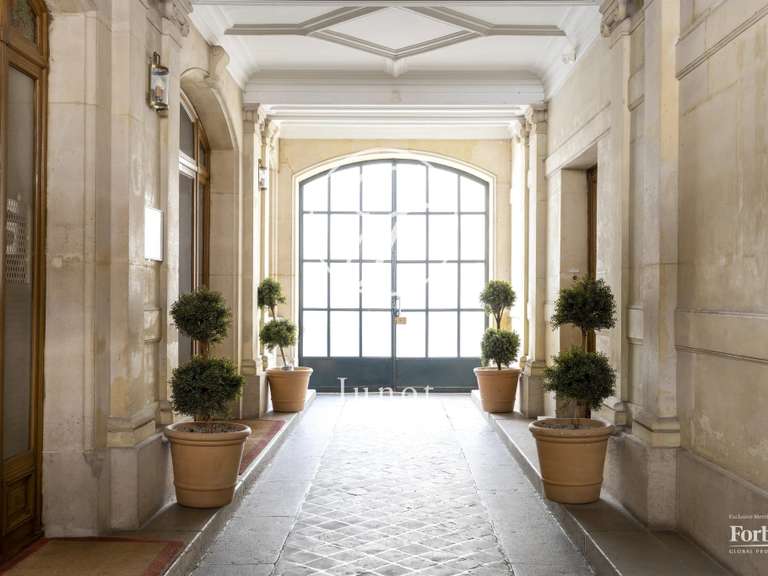 Appartement Paris 8e - 3 chambres - 147m²