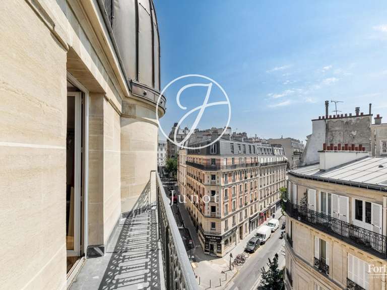 Appartement Paris 18e - 3 chambres - 203m²
