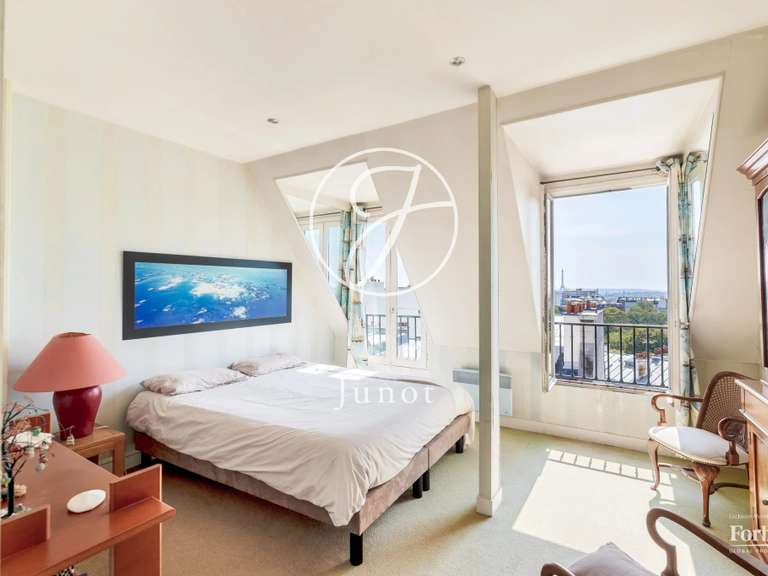 Appartement Paris 18e - 3 chambres - 203m²