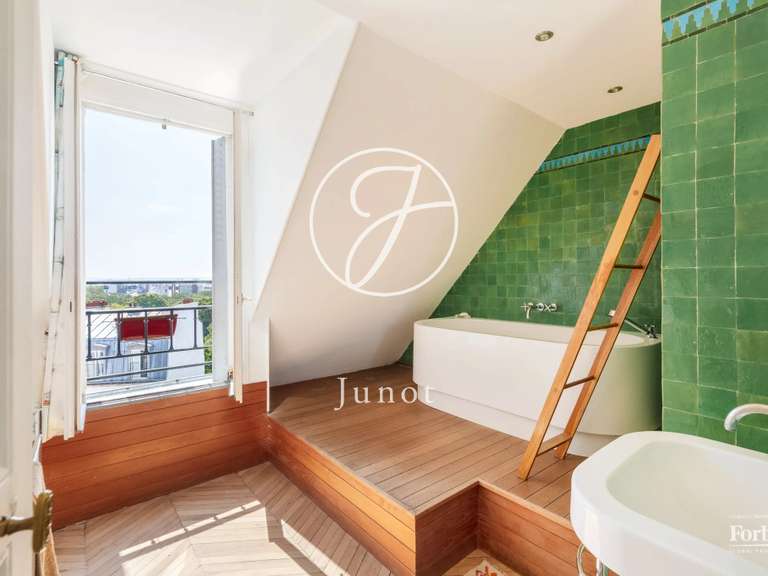 Appartement Paris 18e - 3 chambres - 203m²
