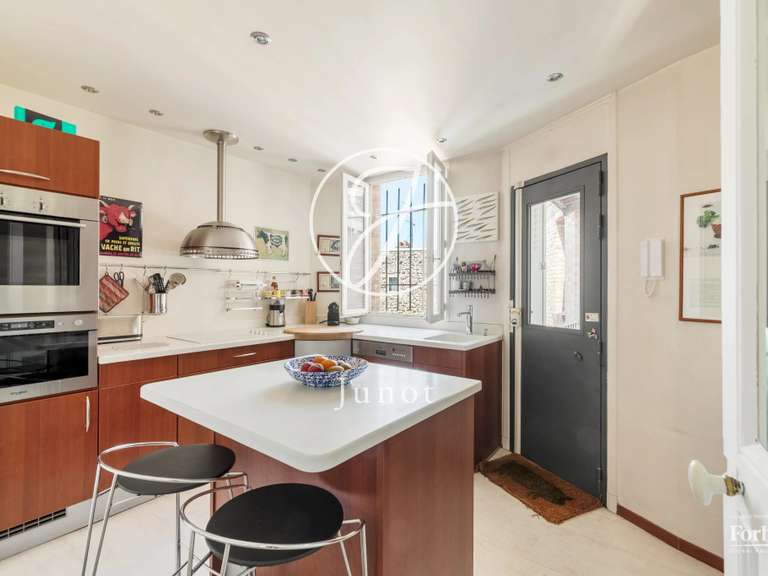 Appartement Paris 18e - 3 chambres - 203m²